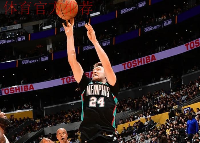 高效奇兵！卡姆-斯潘塞半场6投4中，得到12分1篮板3助攻